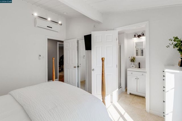 2261 Gehringer Dr, Concord, CA 94520