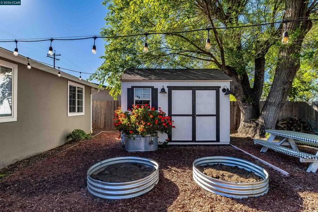 2261 Gehringer Dr, Concord, CA 94520