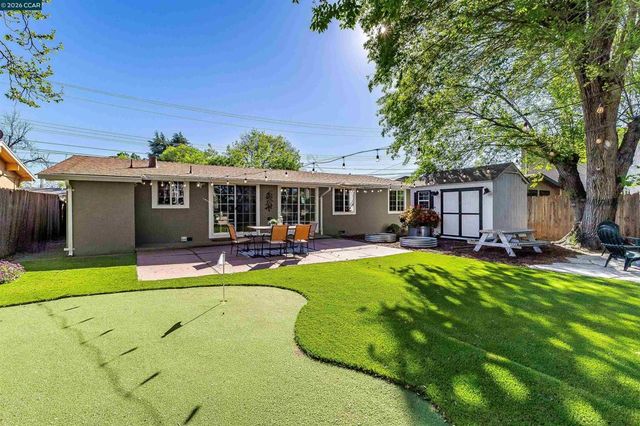 2261 Gehringer Dr, Concord, CA 94520