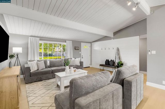 2261 Gehringer Dr, Concord, CA 94520