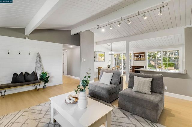 2261 Gehringer Dr, Concord, CA 94520