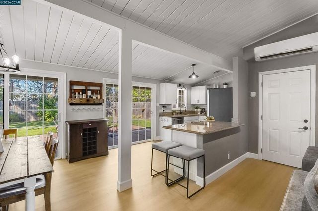 2261 Gehringer Dr, Concord, CA 94520