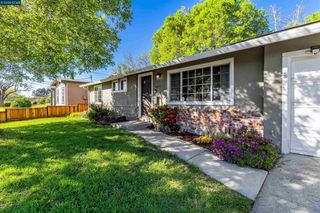 2261 Gehringer Dr, Concord, CA 94520