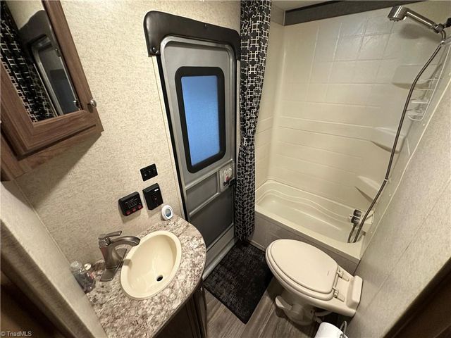 107 Pine Street, New London, NC 28127