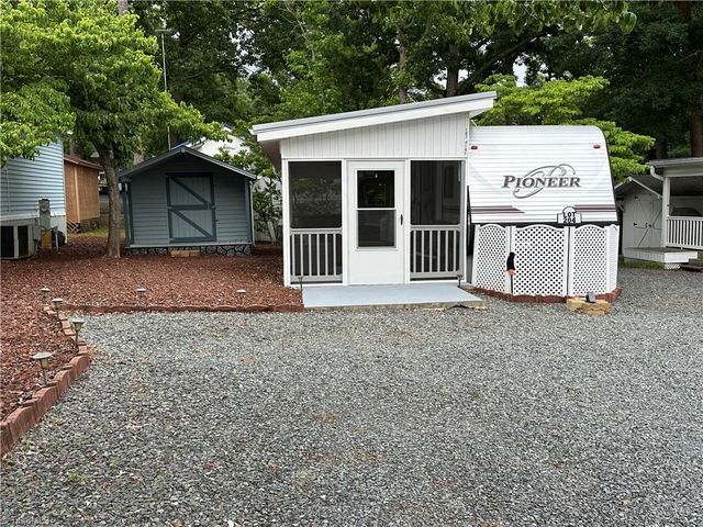 107 Pine Street, New London, NC 28127