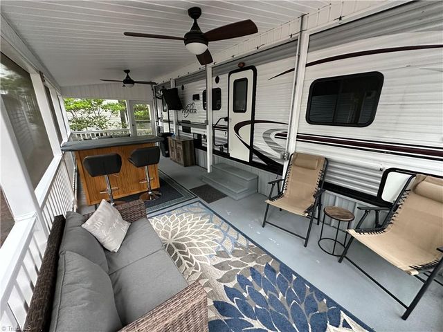 107 Pine Street, New London, NC 28127