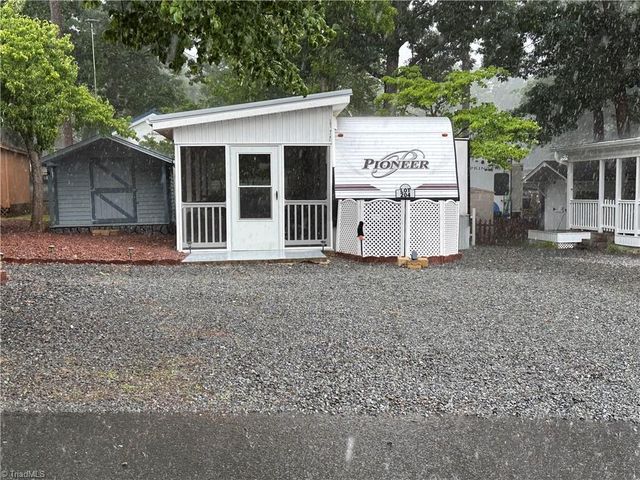 107 Pine Street, New London, NC 28127