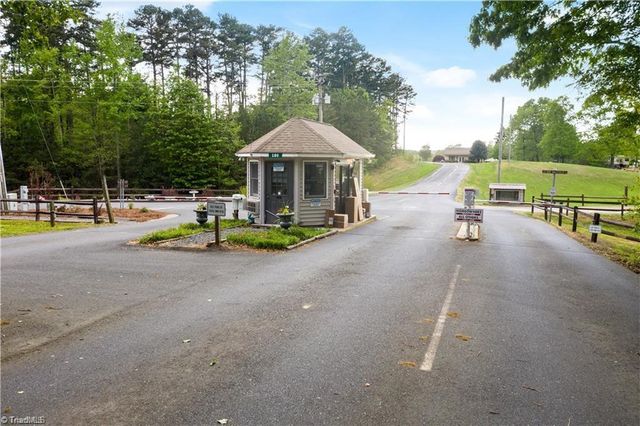 107 Pine Street, New London, NC 28127