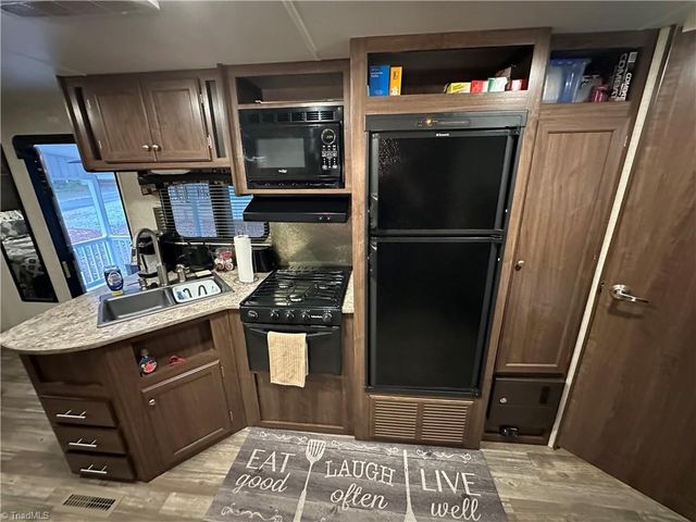 107 Pine Street, New London, NC 28127