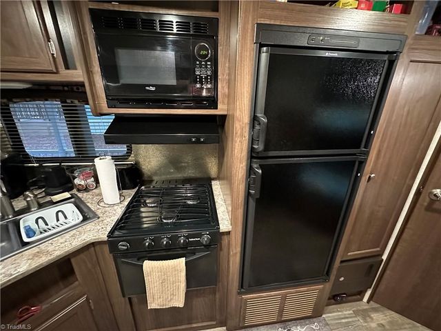 107 Pine Street, New London, NC 28127