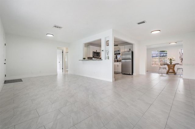 6472 113 STREET, Seminole, FL 33772