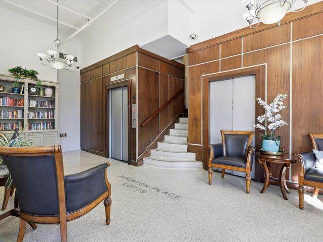 910 Houston Street 305, Fort Worth, TX 76102