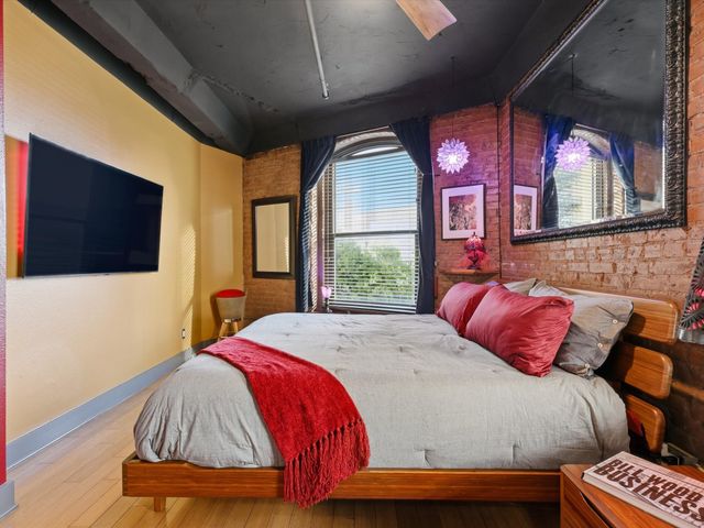 910 Houston Street 305, Fort Worth, TX 76102