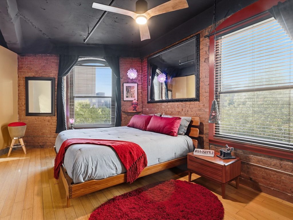 910 Houston Street 305, Fort Worth, TX 76102