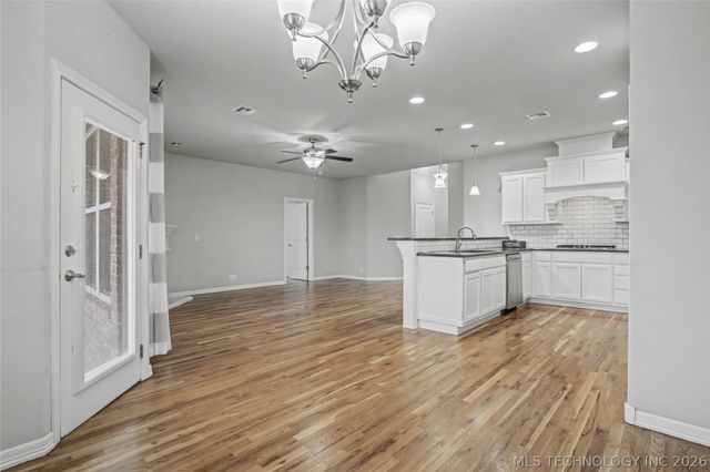 7311 E Oak Ridge Street, Broken Arrow, OK 74014