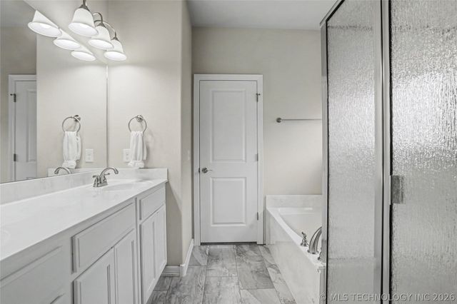 7311 E Oak Ridge Street, Broken Arrow, OK 74014