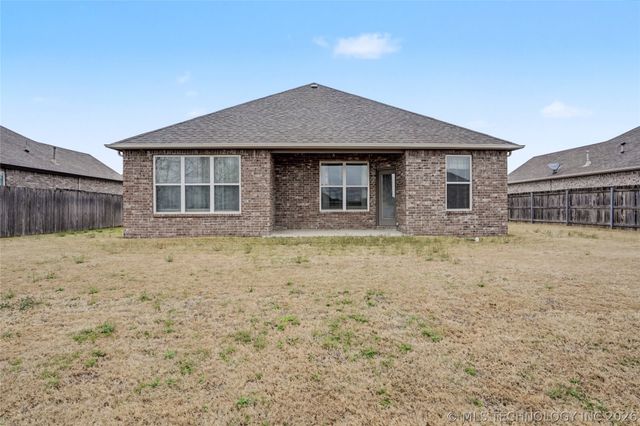 7311 E Oak Ridge Street, Broken Arrow, OK 74014
