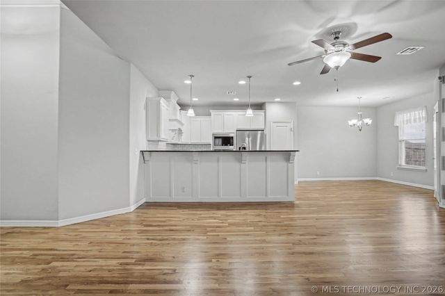 7311 E Oak Ridge Street, Broken Arrow, OK 74014