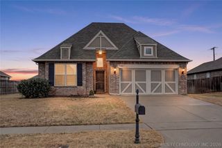 7311 E Oak Ridge Street, Broken Arrow, OK 74014