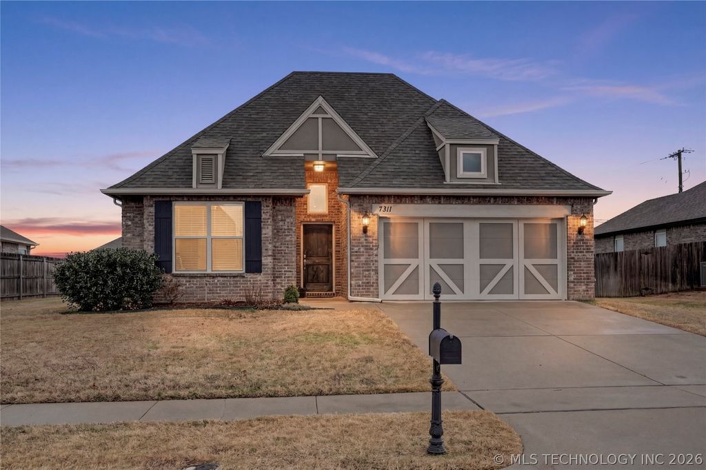 7311 E Oak Ridge Street, Broken Arrow, OK 74014