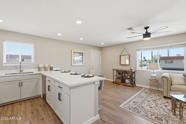 4756 E MORELAND Street, Phoenix, AZ 85008