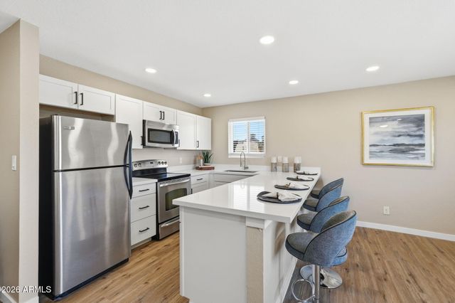 4756 E MORELAND Street, Phoenix, AZ 85008