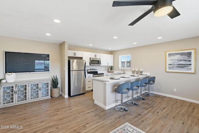 4756 E MORELAND Street, Phoenix, AZ 85008