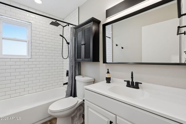 4756 E MORELAND Street, Phoenix, AZ 85008