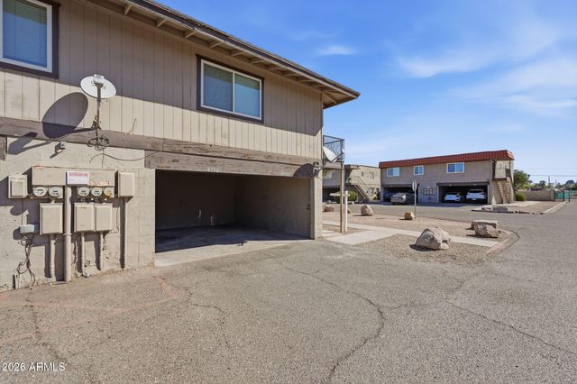 4756 E MORELAND Street, Phoenix, AZ 85008