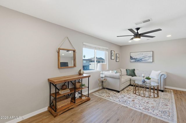 4756 E MORELAND Street, Phoenix, AZ 85008