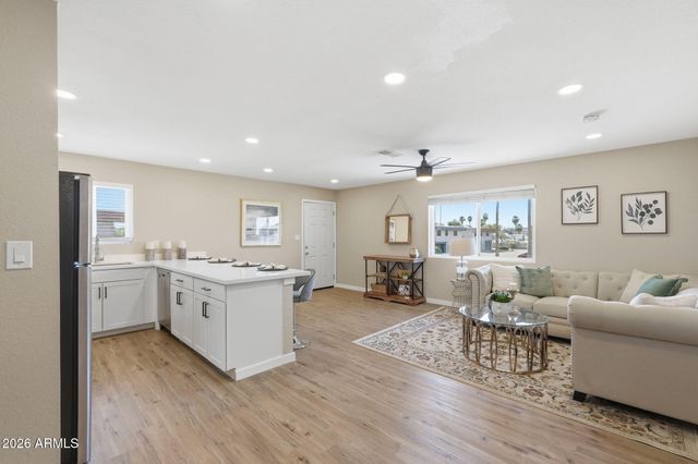 4756 E MORELAND Street, Phoenix, AZ 85008