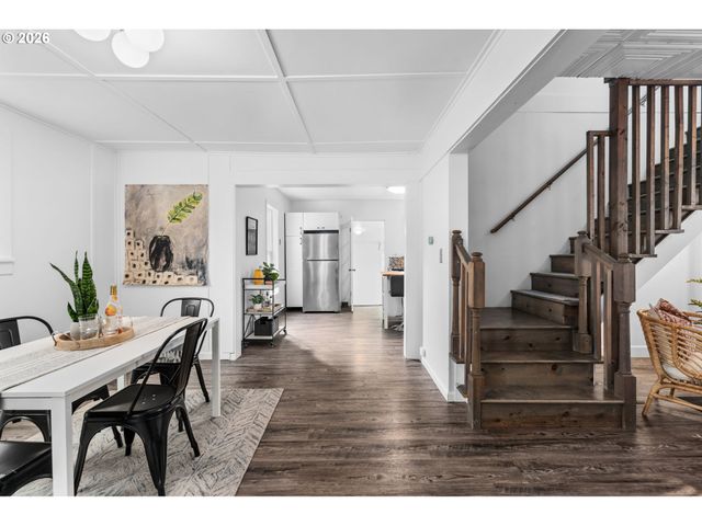 9039 N RICHMOND Ave, Portland, OR 97203