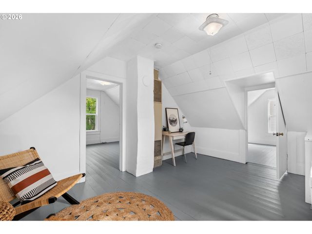 9039 N RICHMOND Ave, Portland, OR 97203