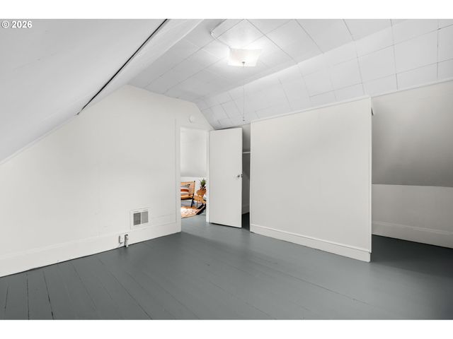 9039 N RICHMOND Ave, Portland, OR 97203