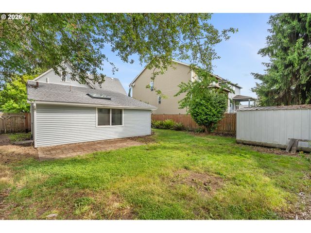 9039 N RICHMOND Ave, Portland, OR 97203