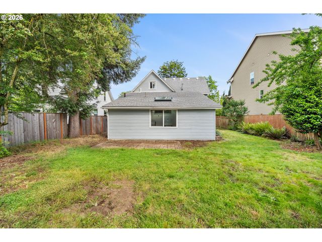 9039 N RICHMOND Ave, Portland, OR 97203