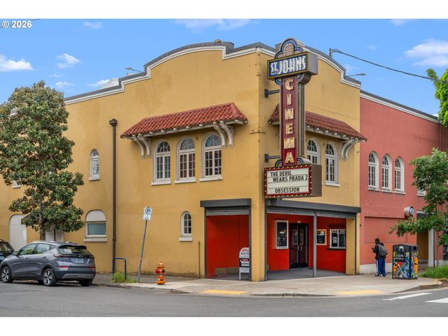 9039 N RICHMOND Ave, Portland, OR 97203