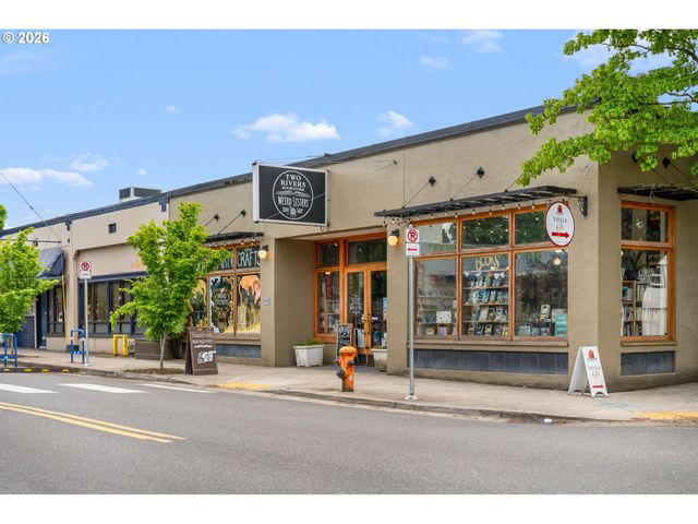 9039 N RICHMOND Ave, Portland, OR 97203