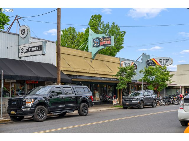 9039 N RICHMOND Ave, Portland, OR 97203