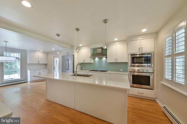 6113 W MILL RD, Flourtown, PA 19031