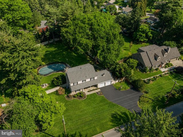 6113 W MILL RD, Flourtown, PA 19031