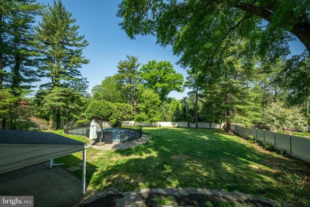 6113 W MILL RD, Flourtown, PA 19031
