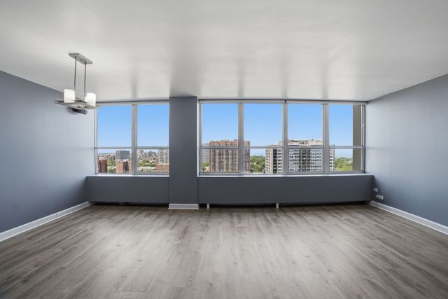 655 W IRVING PARK Road 1704, Chicago, IL 60613