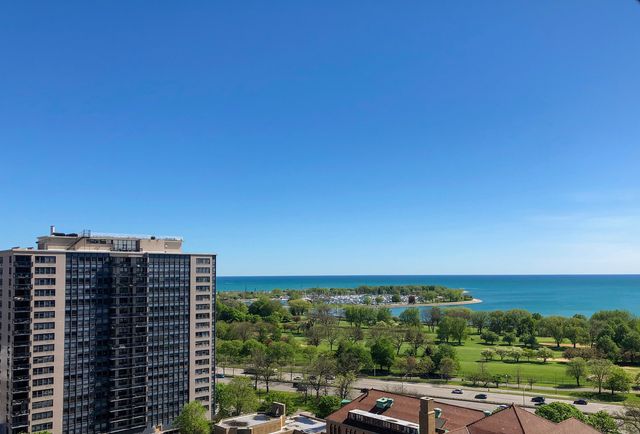 655 W IRVING PARK Road 1704, Chicago, IL 60613