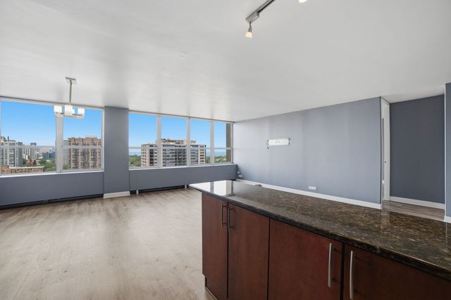 655 W IRVING PARK Road 1704, Chicago, IL 60613