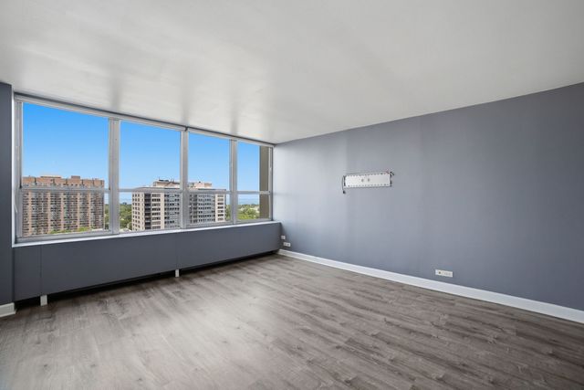 655 W IRVING PARK Road 1704, Chicago, IL 60613