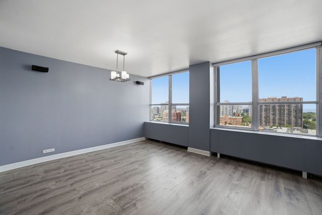 655 W IRVING PARK Road 1704, Chicago, IL 60613