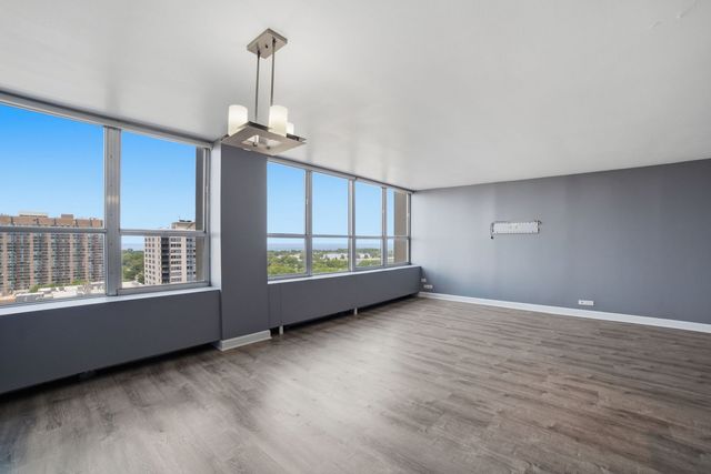655 W IRVING PARK Road 1704, Chicago, IL 60613