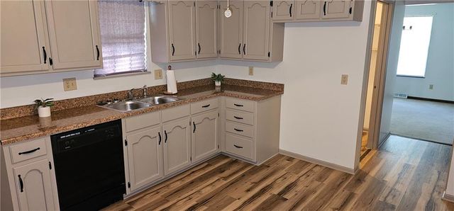 1104 SW MIC-O-SAY Drive, Blue Springs, MO 64015