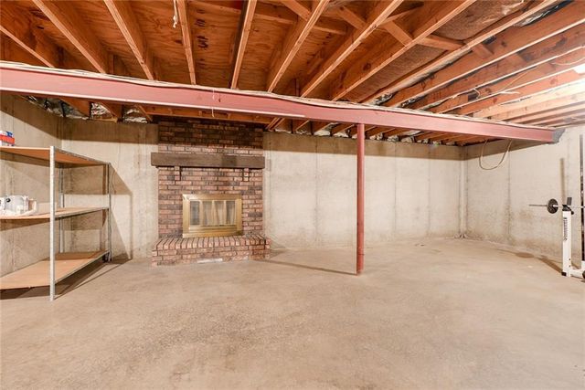 1104 SW MIC-O-SAY Drive, Blue Springs, MO 64015